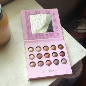 LAURA GELLER WOMAN OF THE HOUR BAKED EYESHADOW PALETTE